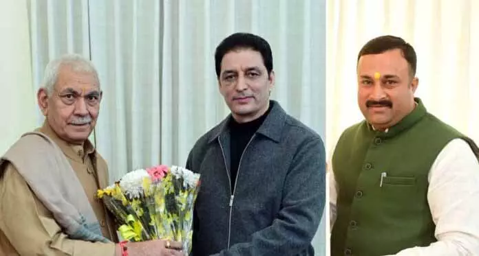 JAMMU: शक्ति परिहार, रोहित शास्त्री ने एलजी से मुलाकात की JAMMU: शक्ति परिहार, रोहित शास्त्री ने एलजी से मुलाकात की