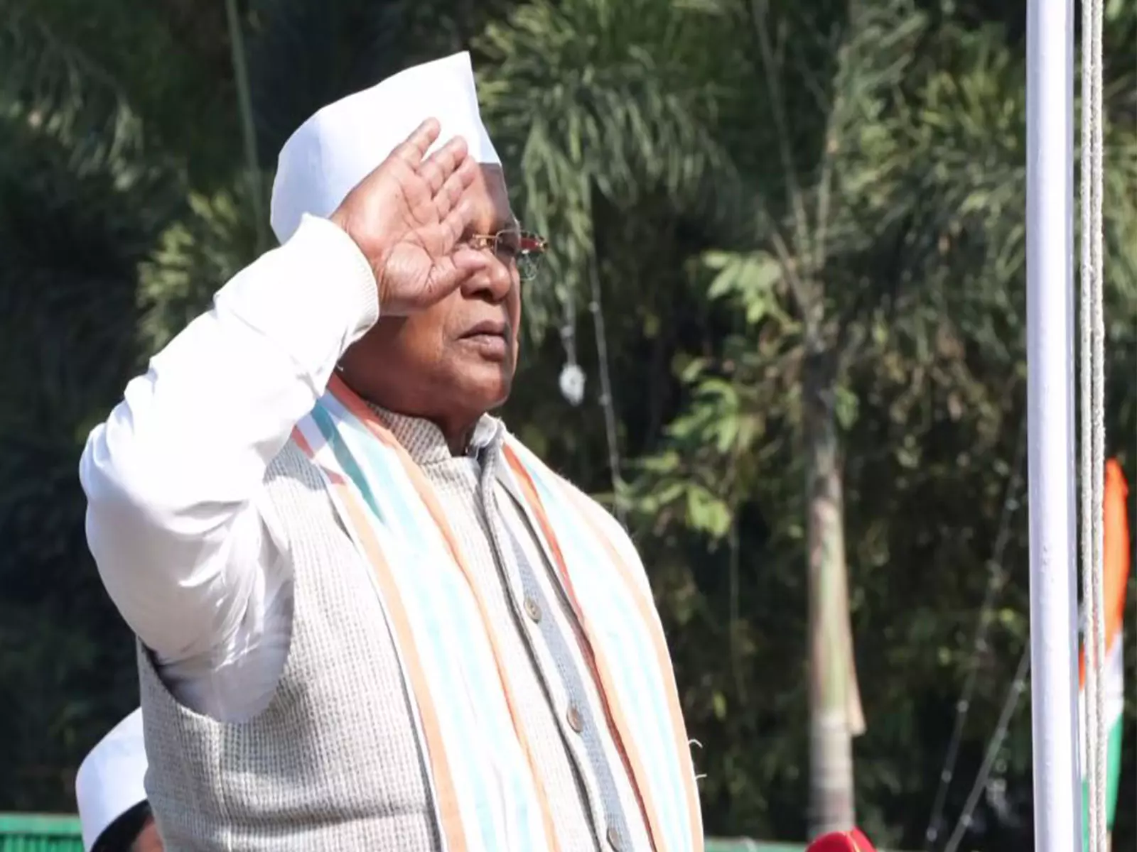 केंद्रीय मंत्री जीतन राम मांझी ने 77वें Republic Day पर राष्ट्रीय ध्वज फहराया केंद्रीय मंत्री जीतन राम मांझी ने 77वें Republic Day पर राष्ट्रीय ध्वज फहराया