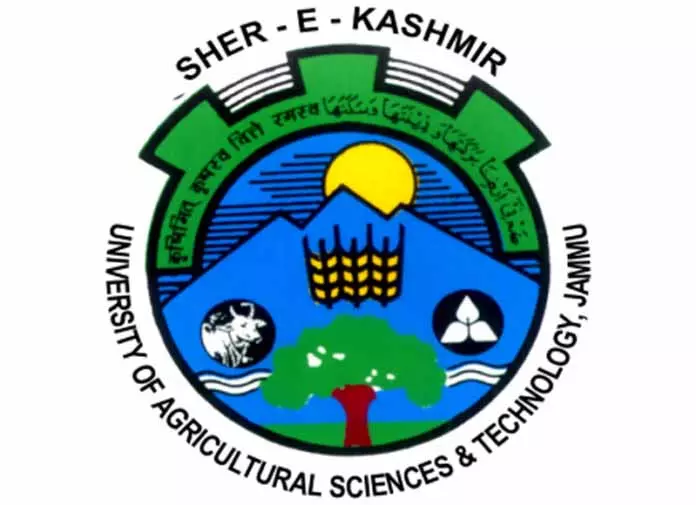 SKUAST-जम्मू के कुलपति ने डायरेक्टर एक्सटेंशन के साथ KVK कठुआ का दौरा किया SKUAST-जम्मू के कुलपति ने डायरेक्टर एक्सटेंशन के साथ KVK कठुआ का दौरा किया