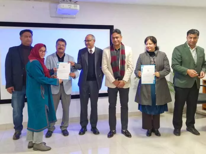 JU में क्लाइमेट चेंज पर एक हफ़्ते तक चलने वाली कैपेसिटी बिल्डिंग वर्कशॉप खत्म हुई JU में क्लाइमेट चेंज पर एक हफ़्ते तक चलने वाली कैपेसिटी बिल्डिंग वर्कशॉप खत्म हुई