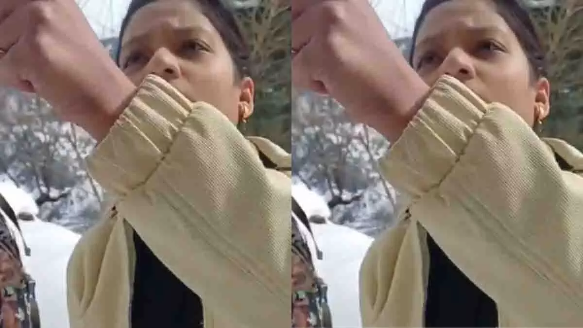 Himachal: महिला टूरिस्ट और कैब ड्राइवर के बीच तीखी बहस का वीडियो वायरल हुआ Himachal: महिला टूरिस्ट और कैब ड्राइवर के बीच तीखी बहस का वीडियो वायरल हुआ