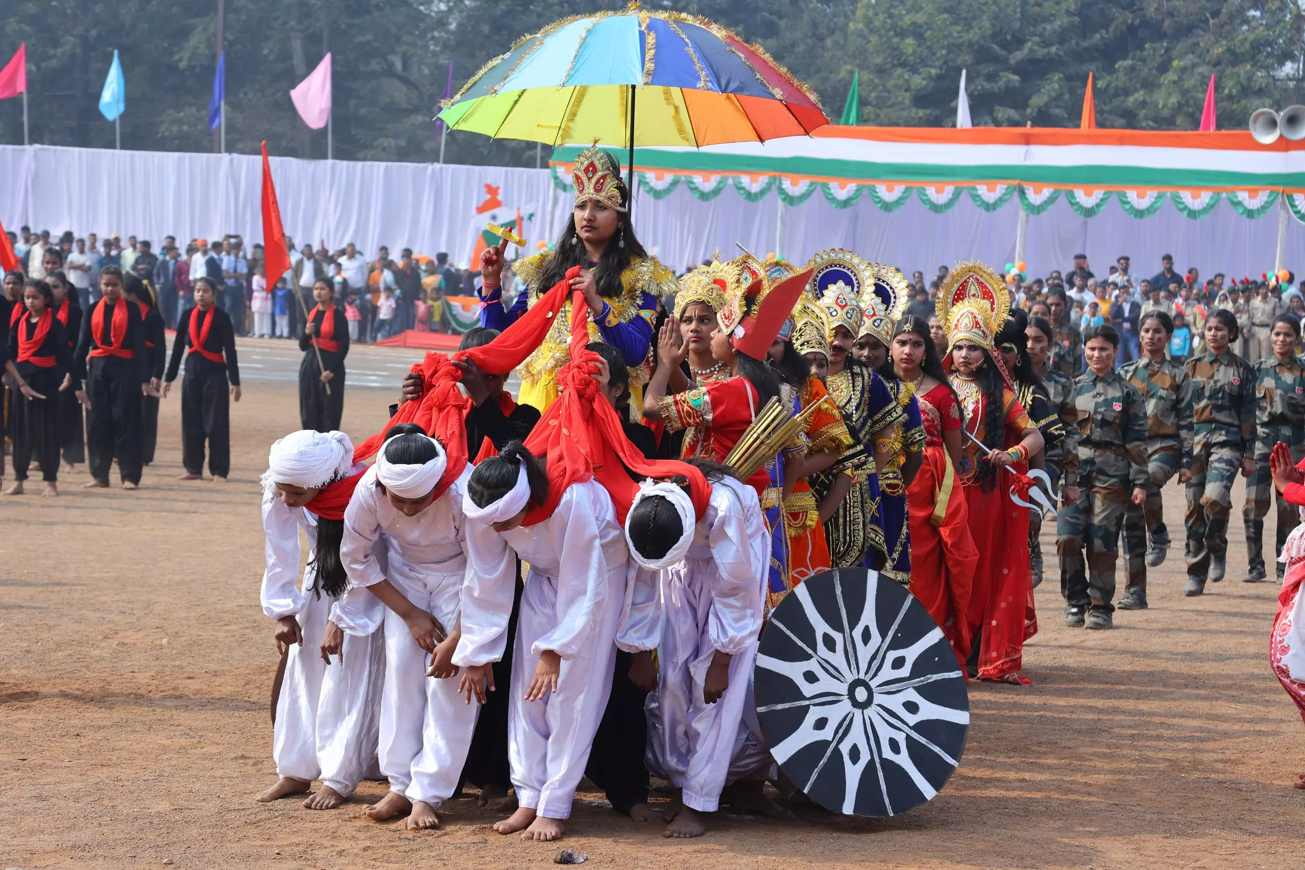 कलेक्टोरेट परिसर में गणतंत्र दिवस का गरिमामय आयोजन, कलेक्टर ने फहराया तिरंगा कलेक्टोरेट परिसर में गणतंत्र दिवस का गरिमामय आयोजन, कलेक्टर ने फहराया तिरंगा