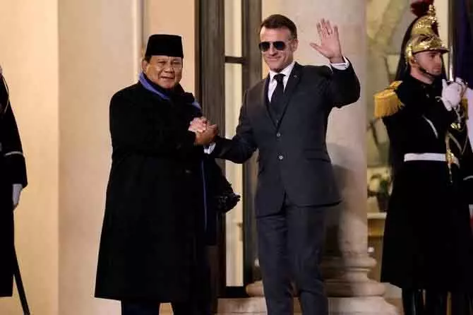 इंडोनेशियाई वायुसेना की नई ताकत: Jakarta पहुंचे तीन राफेल फाइटर जेट इंडोनेशियाई वायुसेना की नई ताकत: Jakarta पहुंचे तीन राफेल फाइटर जेट