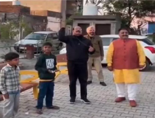 Chandigarh: कैबिनेट मंत्री फंसे चाइनीज डोर पतंग विवाद में Chandigarh: कैबिनेट मंत्री फंसे चाइनीज डोर पतंग विवाद में