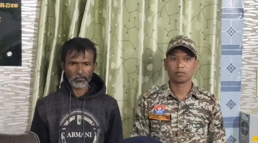 पखांजूर में नाबालिग के साथ दुष्कर्म, आरोपी विकास बाईन गिरफ्तार पखांजूर में नाबालिग के साथ दुष्कर्म, आरोपी विकास बाईन गिरफ्तार