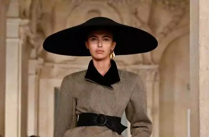 Paris Runway : अमीरा अल-ज़ुहैर का स्टाइलिश आगाज Paris Runway : अमीरा अल-ज़ुहैर का स्टाइलिश आगाज