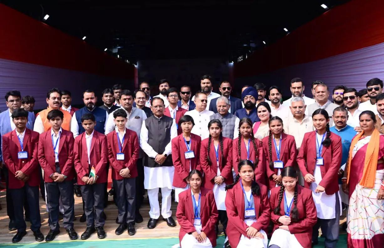 मुख्यमंत्री विष्णुदेव साय ने प्रयास विद्यालय के मेधावी विद्यार्थियों से किया संवाद मुख्यमंत्री विष्णुदेव साय ने प्रयास विद्यालय के मेधावी विद्यार्थियों से किया संवाद