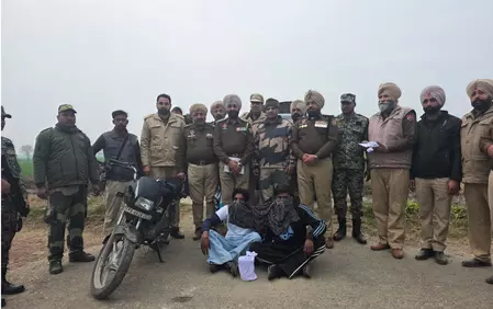 पंजाब: बीएसएफ ने तरनतारन से हेरोइन के साथ दो आरोपियों को गिरफ्तार किया पंजाब: बीएसएफ ने तरनतारन से हेरोइन के साथ दो आरोपियों को गिरफ्तार किया