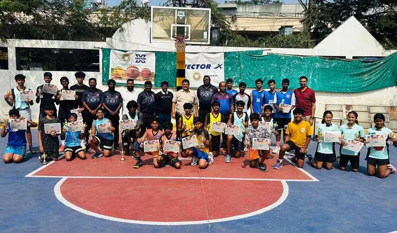 मंत्री और कीस्टोन ने हैदराबाद में अंडर-13 बास्केटबॉल खिताब जीता मंत्री और कीस्टोन ने हैदराबाद में अंडर-13 बास्केटबॉल खिताब जीता
