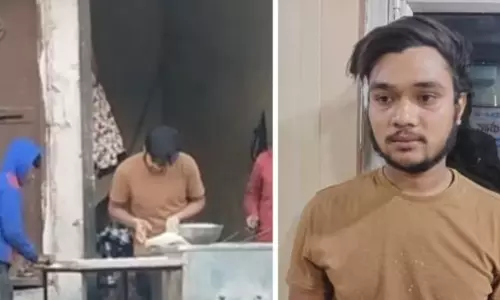 कारीगर ने थूक लगाकर रोटी सेका, वीडियो सामने आते ही गिरफ्तार कारीगर ने थूक लगाकर रोटी सेका, वीडियो सामने आते ही गिरफ्तार