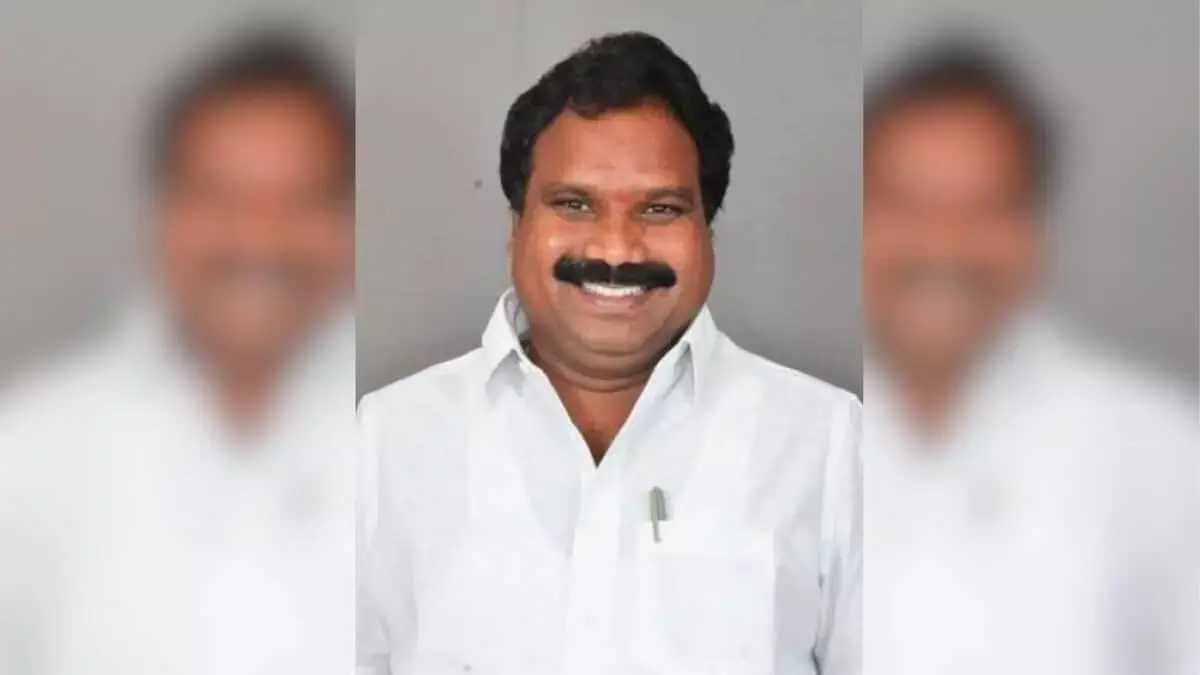 Telangana: BJP के पूर्व MLA अरुरी रमेश ने पार्टी छोड़ी, BRS में वापसी की उम्मीद Telangana: BJP के पूर्व MLA अरुरी रमेश ने पार्टी छोड़ी, BRS में वापसी की उम्मीद