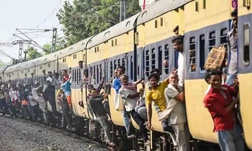 Tamil Nadu : सदर्न रेलवे ने पिछले साल 3,570 स्पेशल ट्रेनें चलाई