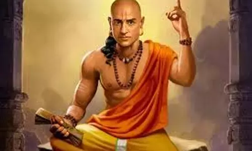 Chanakya Niti: जीवन में सफल होना है तो गांठ बांध लें चाणक्य की ये 5 बातें Chanakya Niti: जीवन में सफल होना है तो गांठ बांध लें चाणक्य की ये 5 बातें