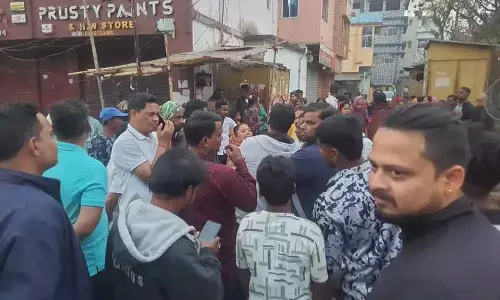Dhenkanal शहर में ग्रुप झड़प में एक युवक गंभीर रूप से घायल; पुरानी दुश्मनी का शक Dhenkanal शहर में ग्रुप झड़प में एक युवक गंभीर रूप से घायल; पुरानी दुश्मनी का शक