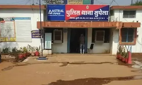 छट्ठी कार्यक्रम में मारपीट को शांत कराने लगा टीचर, जमकर पिटाई