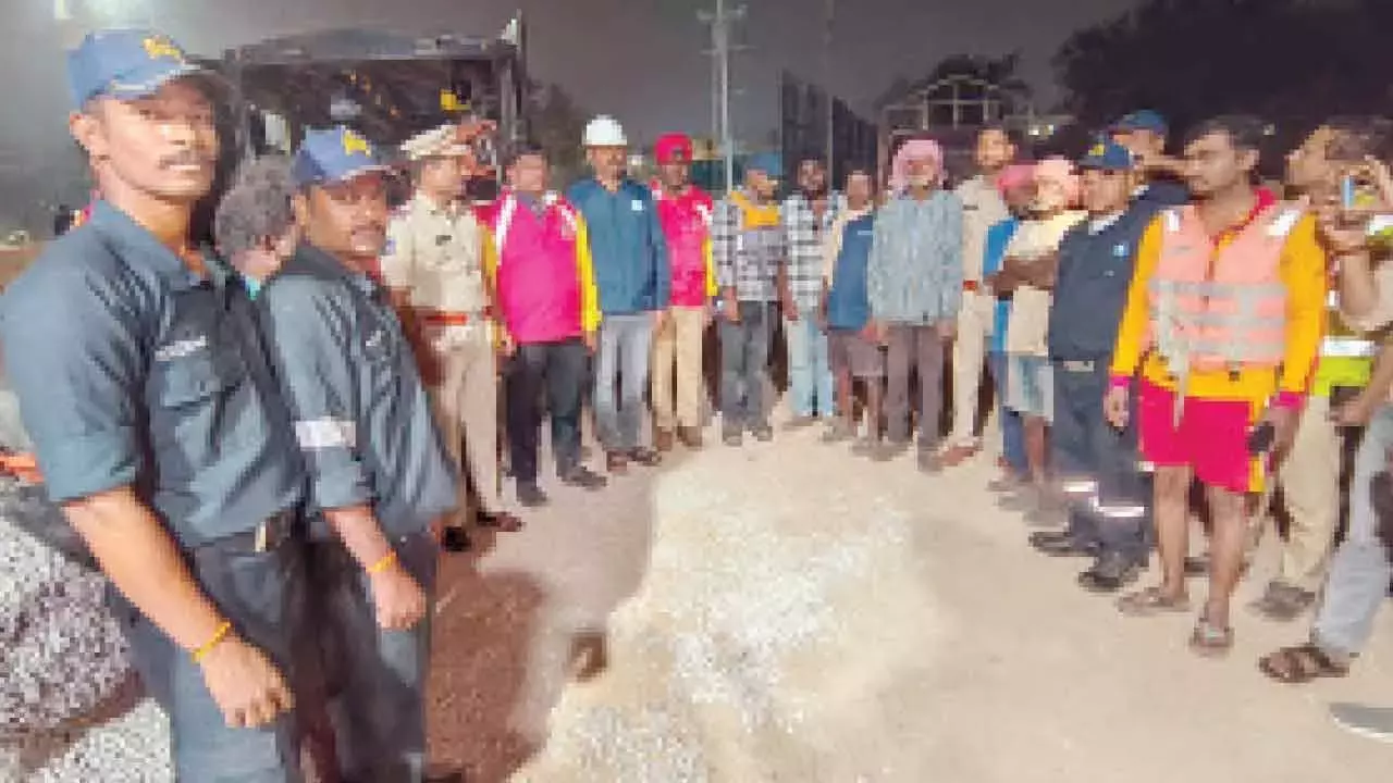 HYDRAA ने कार्रवाई की; मीर आलम टैंक में फंसे 9 लोगों को बचाया