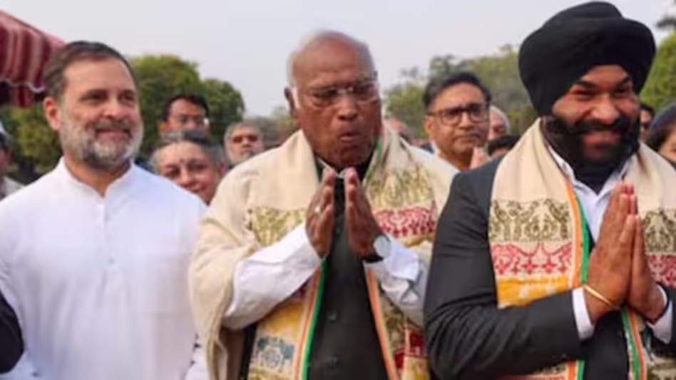 Himanta Biswa Sarma ने एट होम रिसेप्शन में नॉर्थईस्ट पटका को नज़रअंदाज़ करने के लिए Himanta Biswa Sarma ने एट होम रिसेप्शन में नॉर्थईस्ट पटका को नज़रअंदाज़ करने के लिए