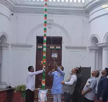 Telangana : मंत्री फ्लैगपोल हादसे से बाल-बाल बचे उल्टा झंडा फहराने पर विधायक के खिलाफ शिकायत दर्ज