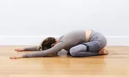 Yoga Tips: शरीर को हेल्दी रखते हैं योग के ये 5 आसन, आप भी करें ट्राई