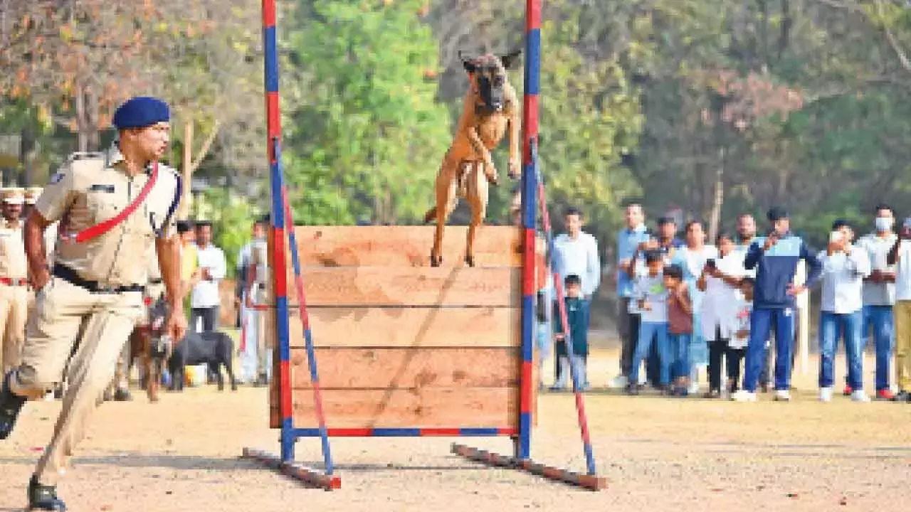 SCR ने देशभक्ति के जोश के साथ 77वां गणतंत्र दिवस मनाया SCR ने देशभक्ति के जोश के साथ 77वां गणतंत्र दिवस मनाया