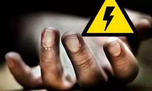 Jagatsinghpur में राष्ट्रीय ध्वज उतारते समय लड़के की मौत, देशभक्ति जानलेवा साबित हुई Jagatsinghpur में राष्ट्रीय ध्वज उतारते समय लड़के की मौत, देशभक्ति जानलेवा साबित हुई