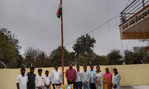 Vijayapura नादकाचेरी परिसर में स्वतंत्रता सेनानियों का स्मरणोत्सव Vijayapura नादकाचेरी परिसर में स्वतंत्रता सेनानियों का स्मरणोत्सव
