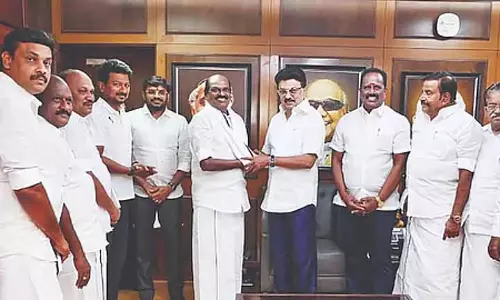 वैथिलिंगम को अहम पद मिलने की उम्मीद, 10 हज़ार समर्थकों के साथ DMK में शामिल हुए