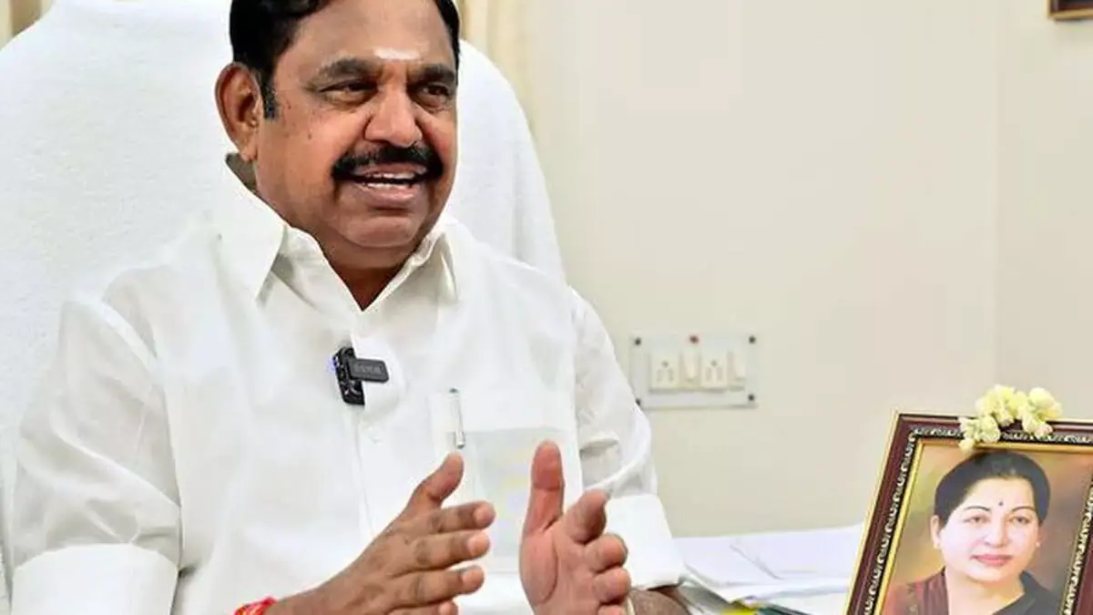 जल्लीकट्टू के दौरान मौतों पर पलानीस्वामी का ऐलान, मछुआरों के लिए ₹10 लाख compensation जल्लीकट्टू के दौरान मौतों पर पलानीस्वामी का ऐलान, मछुआरों के लिए ₹10 लाख compensation