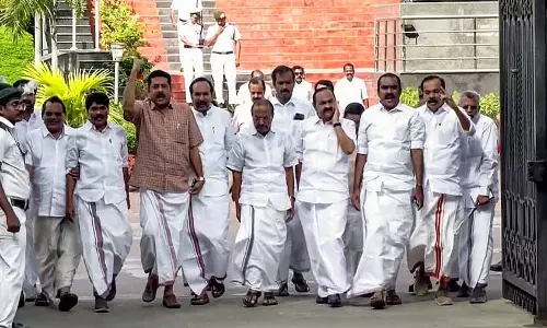 स्पीकर द्वारा CPI(M) शहीद फंड विवाद पर चर्चा की अनुमति न देने के बाद UDF ने केरल विधानसभा का बहिष्कार किया