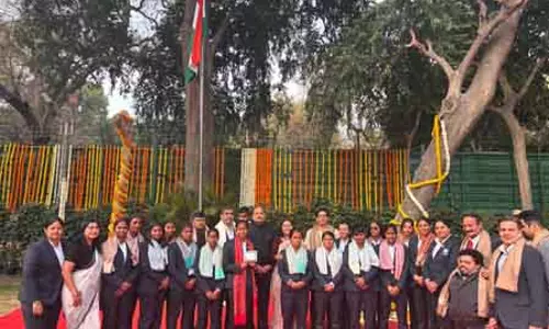 CJI जस्टिस सूर्यकांत ने भारतीय महिला ब्लाइंड क्रिकेट वर्ल्ड चैंपियंस की मेज़बानी की CJI जस्टिस सूर्यकांत ने भारतीय महिला ब्लाइंड क्रिकेट वर्ल्ड चैंपियंस की मेज़बानी की