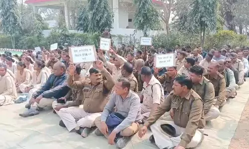 नगर सैनिकों ने कमांडेंट के खिलाफ खोला मोर्चा