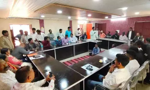 Kalahandi के ग्रामीणों ने पंचायत अधिकारियों पर लापरवाही और भ्रष्टाचार का आरोप लगाया
