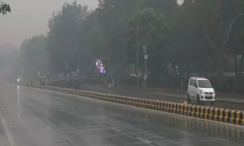 Delhi: राष्ट्रीय राजधानी के कई हिस्सों में बारिश हुई Delhi: राष्ट्रीय राजधानी के कई हिस्सों में बारिश हुई