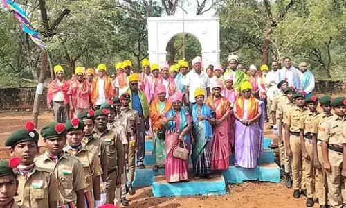 Dhammapatti सरकारी स्कूल ने 70 साल पूरे किए: 104 शिक्षकों को सम्मान Dhammapatti सरकारी स्कूल ने 70 साल पूरे किए: 104 शिक्षकों को सम्मान