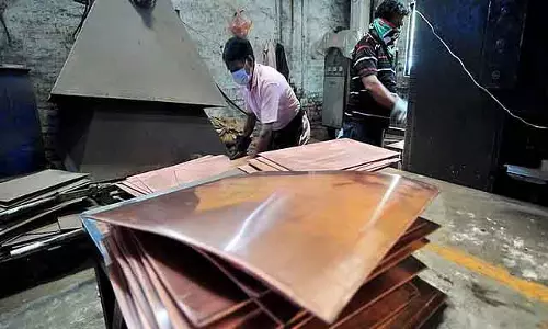 चांदी, तांबे की बढ़ती कीमतों के बीच: KREDL बैटरी बनाने के लिए वैकल्पिक धातुओं की तलाश में चांदी, तांबे की बढ़ती कीमतों के बीच: KREDL बैटरी बनाने के लिए वैकल्पिक धातुओं की तलाश में