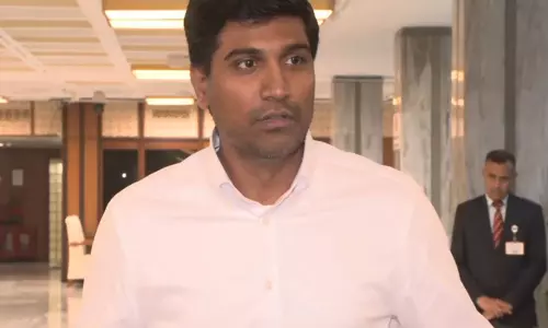 TDP के लावु श्री कृष्ण देवरायलु ने सर्वदलीय बैठक में राष्ट्रीय और राज्य के मुद्दे उठाए