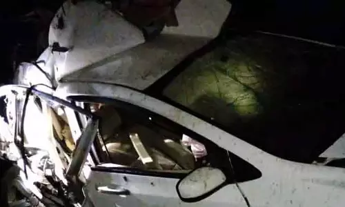 MP : नरसिंहपुर में तेज़ रफ़्तार कार पलटी, चार किशोर घायल MP : नरसिंहपुर में तेज़ रफ़्तार कार पलटी, चार किशोर घायल
