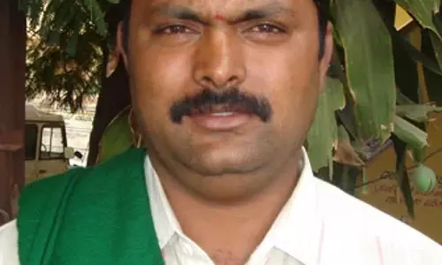 Kolar : एक लड़की के साथ यौन उत्पीड़न; किसान संघ के जिला अध्यक्ष गिरफ्तार Kolar : एक लड़की के साथ यौन उत्पीड़न; किसान संघ के जिला अध्यक्ष गिरफ्तार