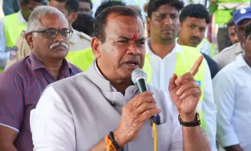 Komati Reddy वेंकट रेड्डी ने शिक्षा मंत्रालय मिलने पर कॉर्पोरेट कॉलेजों को बंद करने का वादा किया Komati Reddy वेंकट रेड्डी ने शिक्षा मंत्रालय मिलने पर कॉर्पोरेट कॉलेजों को बंद करने का वादा किया