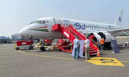 IAF की सूर्य किरण टीम ने हैदराबाद में विंग्स इंडिया 2026 से पहले रिहर्सल की IAF की सूर्य किरण टीम ने हैदराबाद में विंग्स इंडिया 2026 से पहले रिहर्सल की