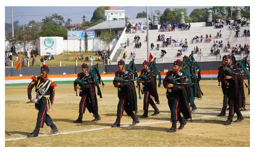 गणतंत्र दिवस परेड के दौरान Haflong में असम राइफल्स के पाइप बैंड ने दर्शकों को मंत्रमुग्ध कर दिया गणतंत्र दिवस परेड के दौरान Haflong में असम राइफल्स के पाइप बैंड ने दर्शकों को मंत्रमुग्ध कर दिया