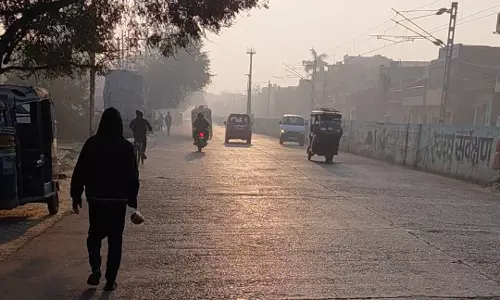 Farrukhabad: जनपद और आसपास ठंड का असर, तापमान लुढ़का