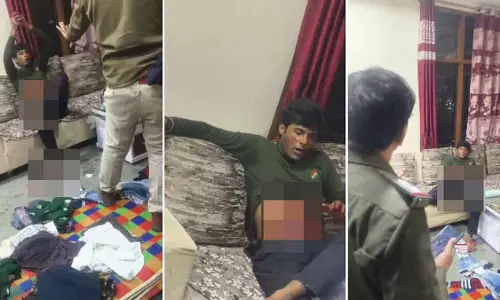 Indore : आदमी ने दोस्त, उसके परिवार और खुद को चाकू मारा; भाई की मौत, मां की हालत गंभीर Indore : आदमी ने दोस्त, उसके परिवार और खुद को चाकू मारा; भाई की मौत, मां की हालत गंभीर