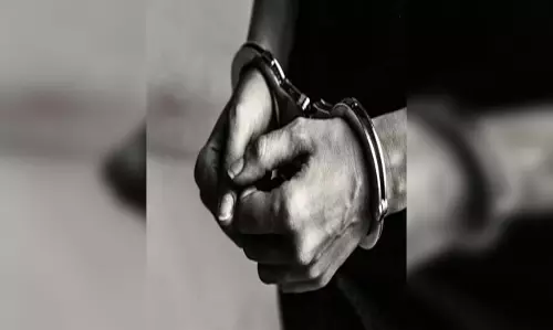 ATS ने आतंकी साजिश को किया नाकाम, हथियारों के साथ आरोपी गिरफ्तार ATS ने आतंकी साजिश को किया नाकाम, हथियारों के साथ आरोपी गिरफ्तार