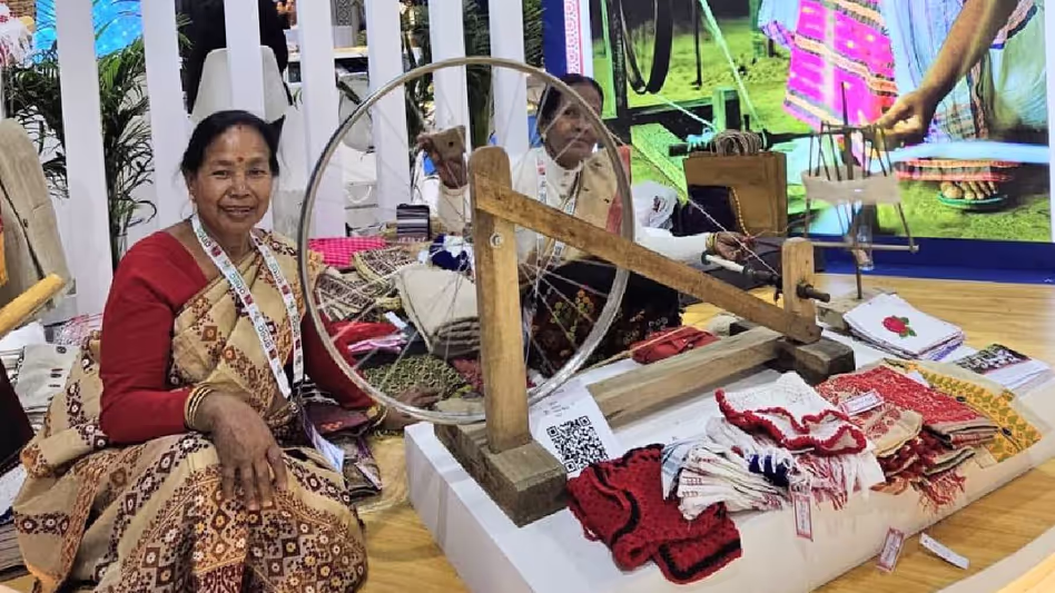 Assam की स्वदेशी महिला बुनकर मुख्य आकर्षण होंगी Assam की स्वदेशी महिला बुनकर मुख्य आकर्षण होंगी