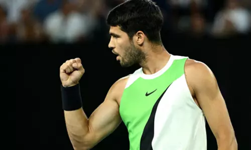 Australian Open: अल्काराज़ ने डी मिनौर की चुनौती पार कर पहला सेमीफाइनल जीता Australian Open: अल्काराज़ ने डी मिनौर की चुनौती पार कर पहला सेमीफाइनल जीता