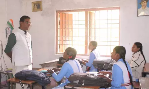 कलेक्टर डॉ. संजय कन्नौजे ने कनकबीरा हायर सेकेंडरी स्कूल का किया औचक निरीक्षण कलेक्टर डॉ. संजय कन्नौजे ने कनकबीरा हायर सेकेंडरी स्कूल का किया औचक निरीक्षण