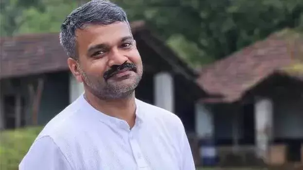 Sabarimala में अवैध फिल्म शूटिंग के लिए निर्देशक अनुराज मनोहर के खिलाफ मामला Sabarimala में अवैध फिल्म शूटिंग के लिए निर्देशक अनुराज मनोहर के खिलाफ मामला