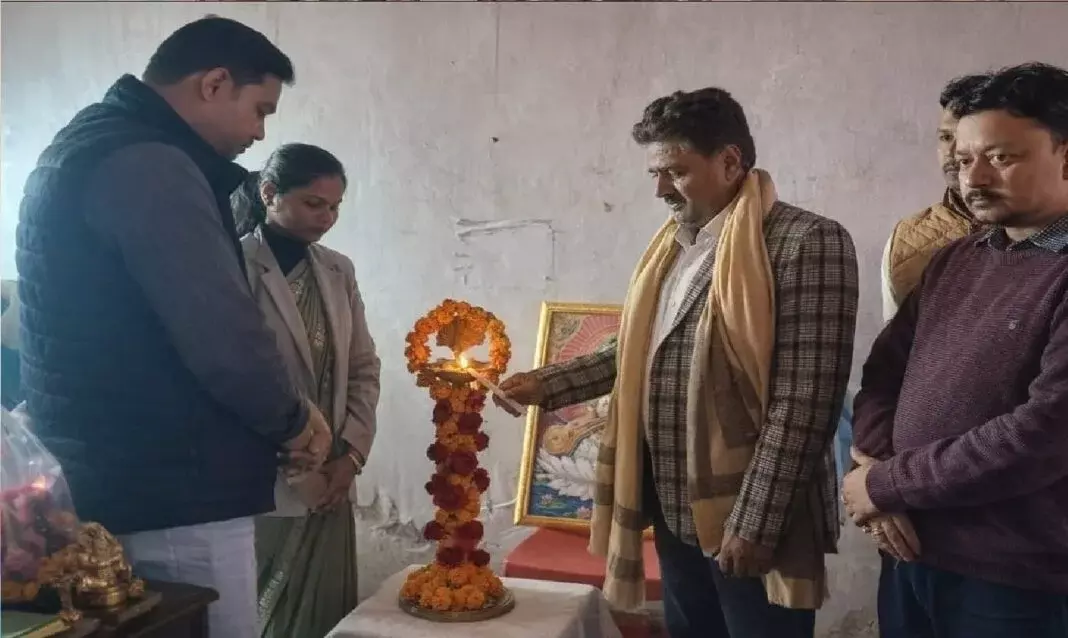 Farrukhabad: स्वामी विवेकानंद योजना के तहत छात्रों को मिले टैबलेट Farrukhabad: स्वामी विवेकानंद योजना के तहत छात्रों को मिले टैबलेट