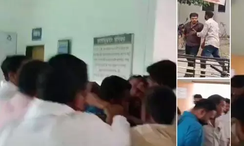 Beed: गांव के काम को लेकर सरपंच ने डिप्टी सरपंच को पीटा Beed: गांव के काम को लेकर सरपंच ने डिप्टी सरपंच को पीटा